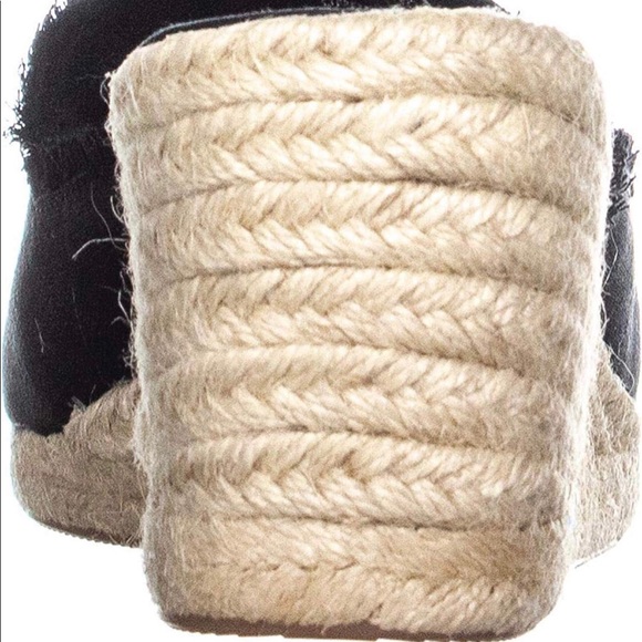 Sandals - Picture 4 of 6